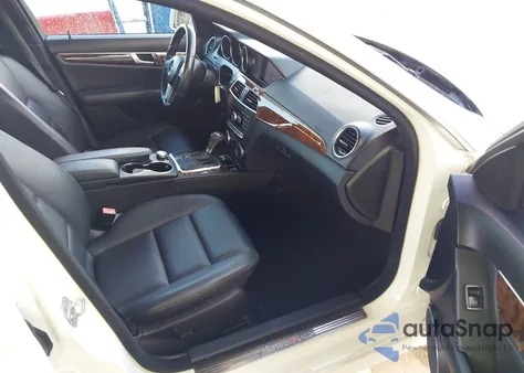 2012 Mercedes-Benz C 300 Luxury 4Matic/Sport 4Matic from USA, damaged, VIN WDDGF8BB0CA649781